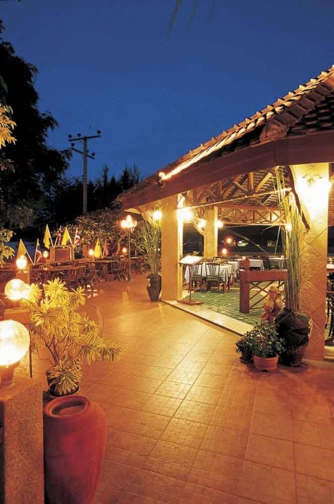 萨姆罗伊德假日度假酒店 三百峰 外观 照片